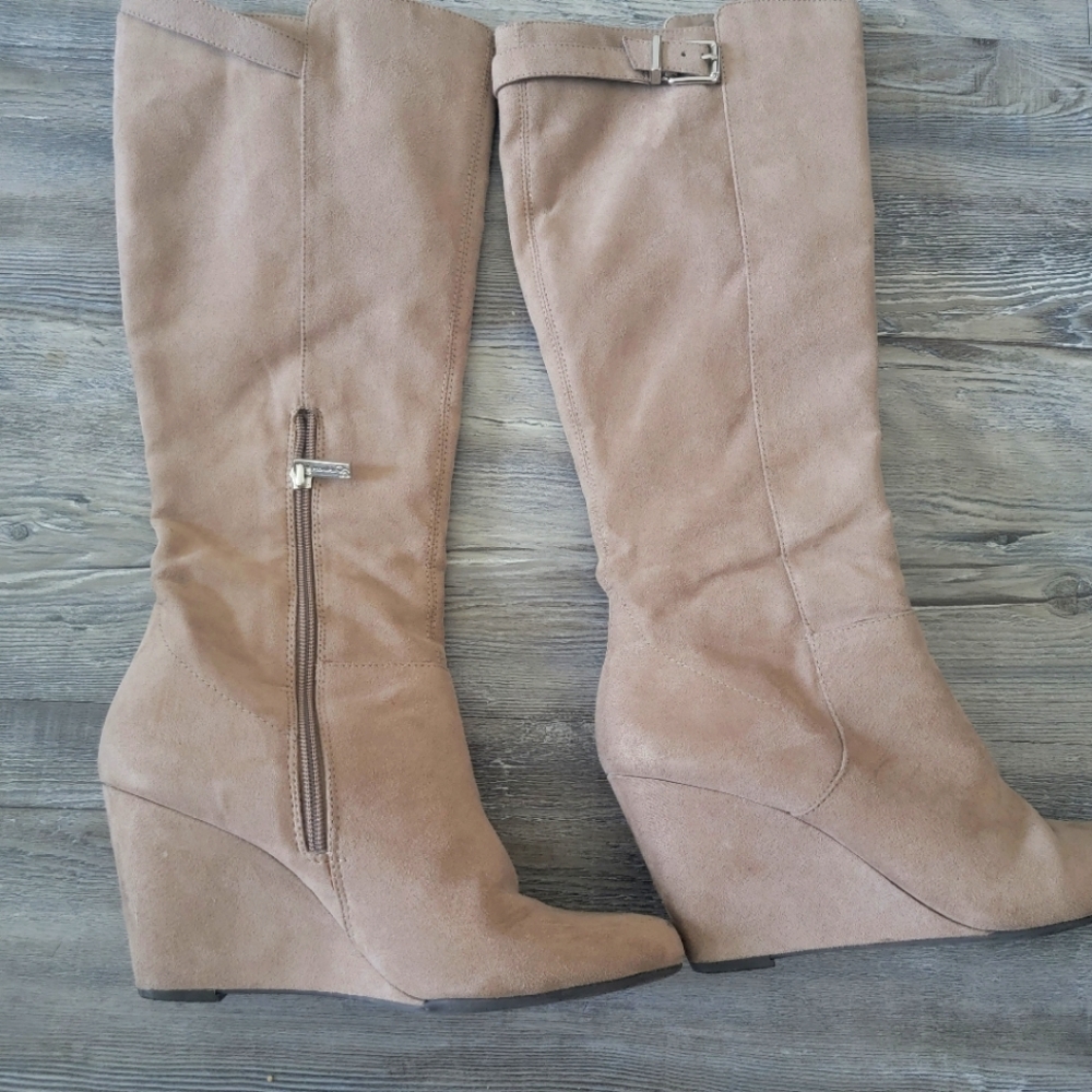 Jessica Simpson Tan Suede Boots Size 8